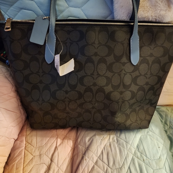 Brand new Coach purse - Picture 2 of 6